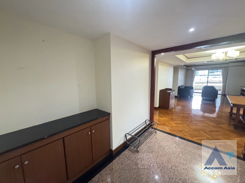 unit 3 Bedrooms  Apartment For Rent in Sukhumvit, Bangkok  near BTS Thong Lo (AA44488)
