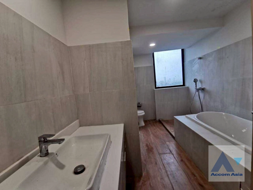 19  4 br Condominium for rent and sale in Sukhumvit ,Bangkok  at President Park Sukhumvit 24   AA44491