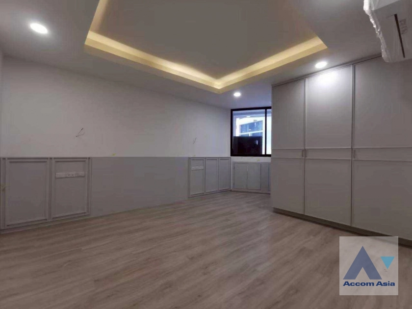 13  4 br Condominium for rent and sale in Sukhumvit ,Bangkok  at President Park Sukhumvit 24   AA44491