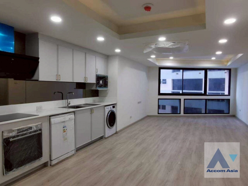 unit 4 Bedrooms  Condominium For Rent & Sale in Sukhumvit, Bangkok  (AA44491)