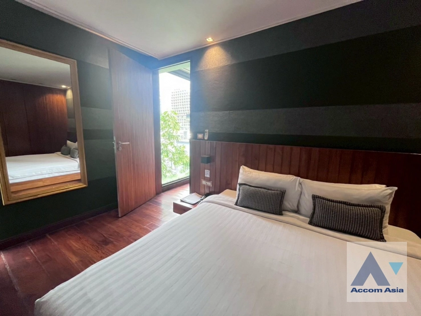 unit 2 Bedrooms  Apartment For Rent in Ploenchit, Bangkok  near BTS Ratchadamri (AA44492)