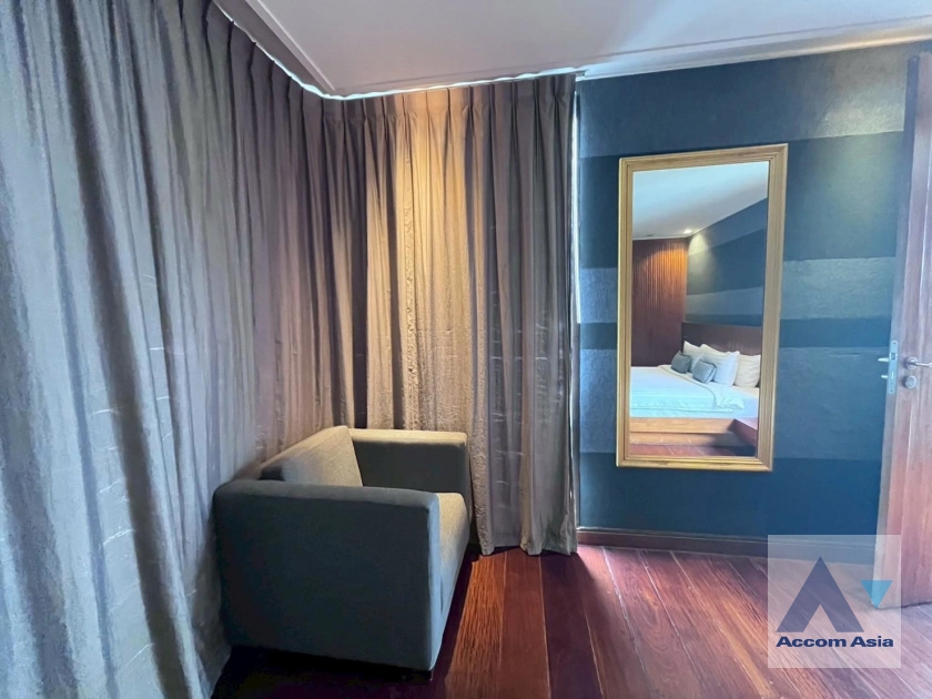 4  2 br Apartment For Rent in Ploenchit ,Bangkok BTS Ratchadamri at Chic Style AA44492