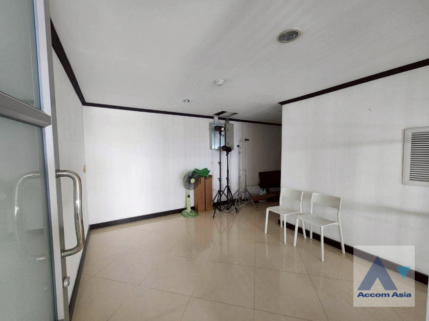 18  3 br Condominium For Sale in Sukhumvit ,Bangkok BTS Ekkamai at Casa Viva AA44496
