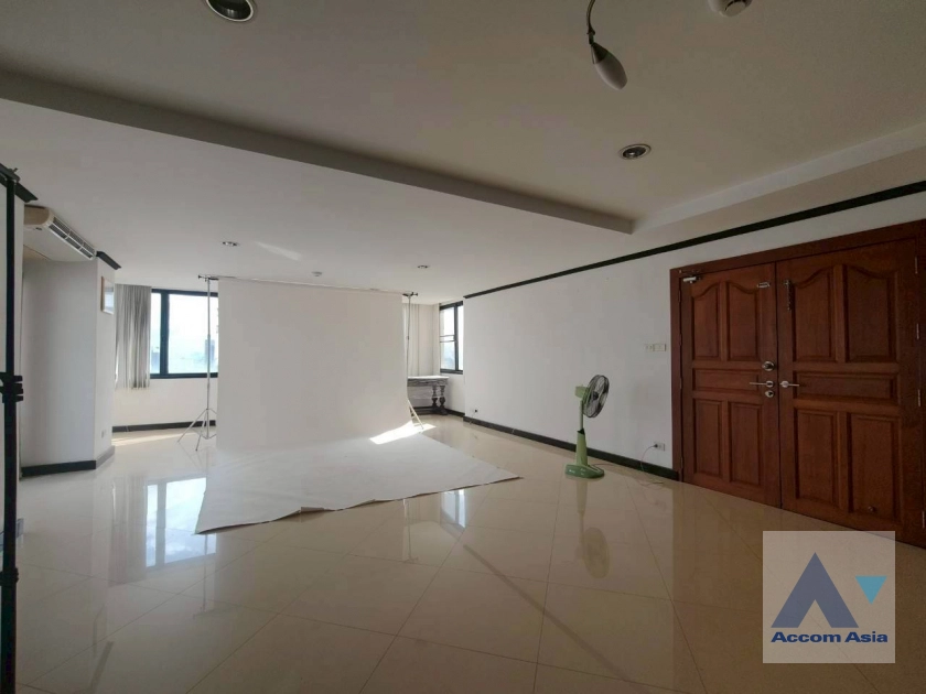  1  3 br Condominium For Sale in Sukhumvit ,Bangkok BTS Ekkamai at Casa Viva AA44496