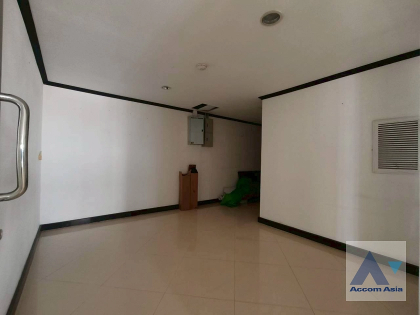 19  3 br Condominium For Sale in Sukhumvit ,Bangkok BTS Ekkamai at Casa Viva AA44496