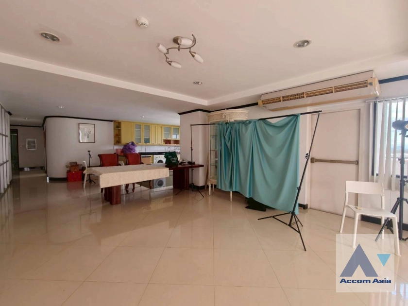  1  3 br Condominium For Sale in Sukhumvit ,Bangkok BTS Ekkamai at Casa Viva AA44496