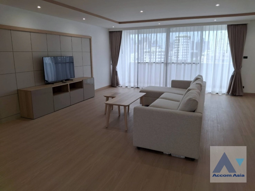 unit 3 Bedrooms  Apartment For Rent & Sale in Sukhumvit, Bangkok  near BTS Thong Lo (AA44501)