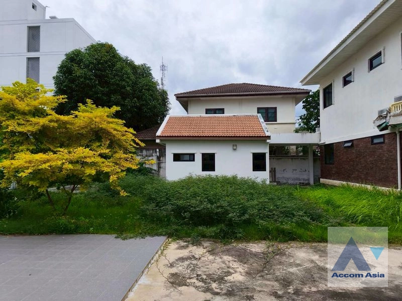 5  6 br House for rent and sale in Dusit ,Bangkok  AA44502