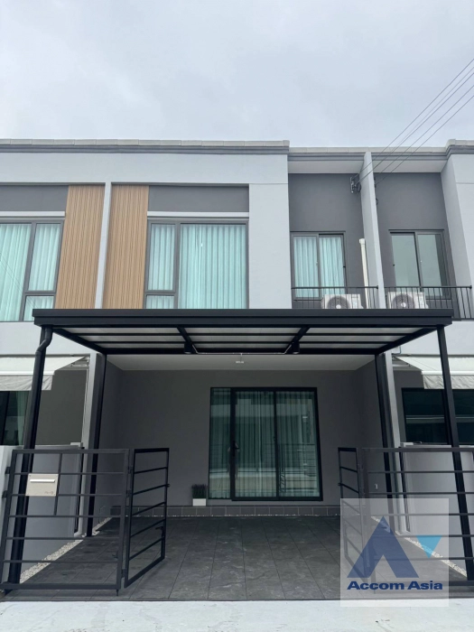  House Townhouse  3 Bedroom for Sale & Rent   in Samutprakan Samutprakan