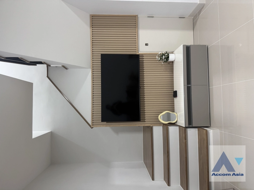 6  3 br Townhouse for rent and sale in Samutprakan ,Samutprakan  at House AA44510