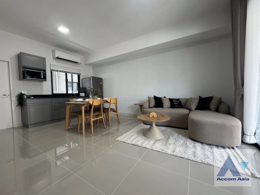 unit 3 Bedrooms  Townhouse For Rent & Sale in Samutprakan, Samutprakan  (AA44510)