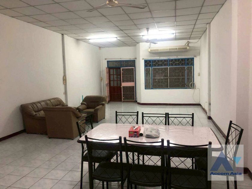 unitHome Office |  2 Bedrooms  Townhouse For Rent & Sale in Sukhumvit, Bangkok  near BTS On Nut (AA44512)