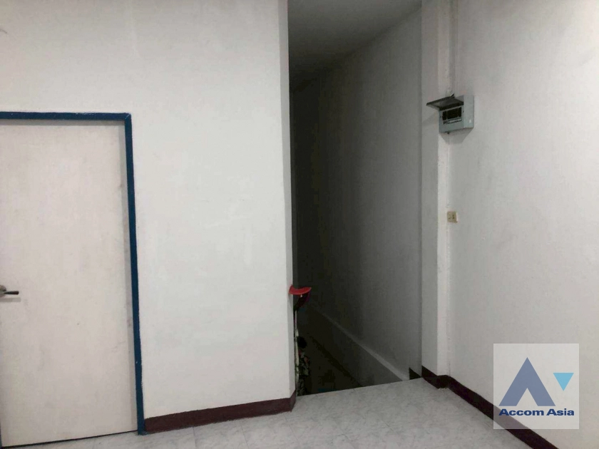 6  2 br Townhouse for rent and sale in Sukhumvit ,Bangkok BTS On Nut AA44512