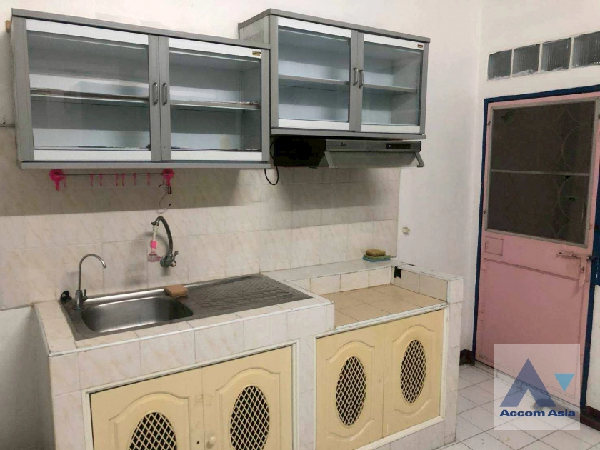 unitHome Office |  2 Bedrooms  Townhouse For Rent & Sale in Sukhumvit, Bangkok  near BTS On Nut (AA44512)