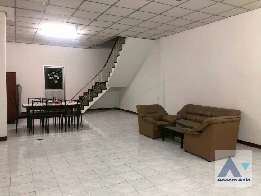 unitHome Office |  2 Bedrooms  Townhouse For Rent & Sale in Sukhumvit, Bangkok  near BTS On Nut (AA44512)