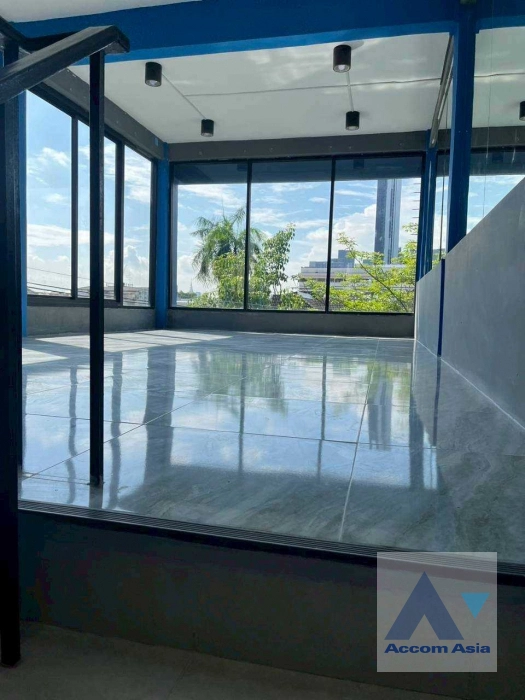 11  4 br Townhouse for rent and sale in Sukhumvit ,Bangkok BTS Bang Chak AA44513