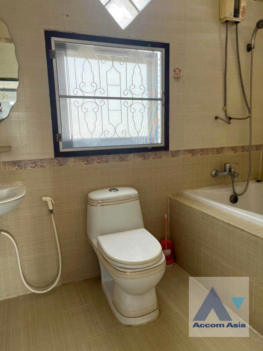 15  4 br Townhouse for rent and sale in Sukhumvit ,Bangkok BTS Bang Chak AA44513