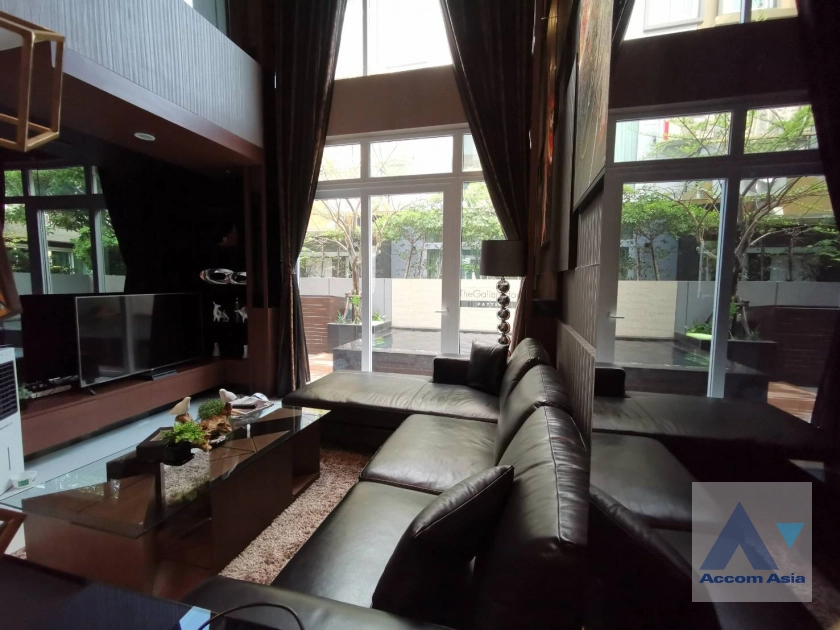 unit 4 Bedrooms  House For Rent & Sale in Lat Phrao, Bangkok  near MRT Lat Phrao (AA44514)