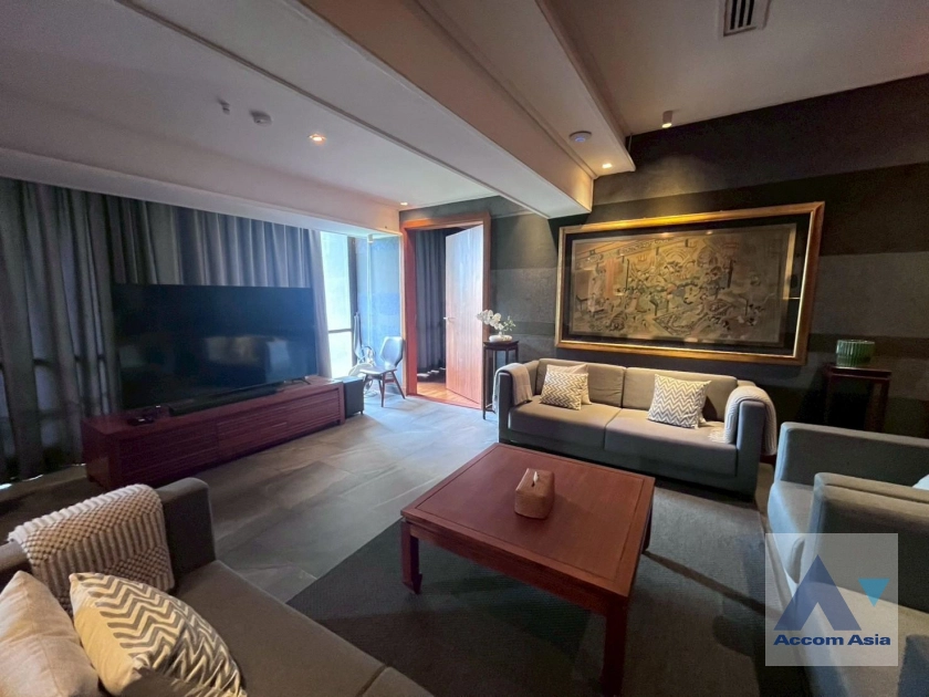 unit 2 Bedrooms  Apartment For Rent in Ploenchit, Bangkok  near BTS Ratchadamri (AA44517)