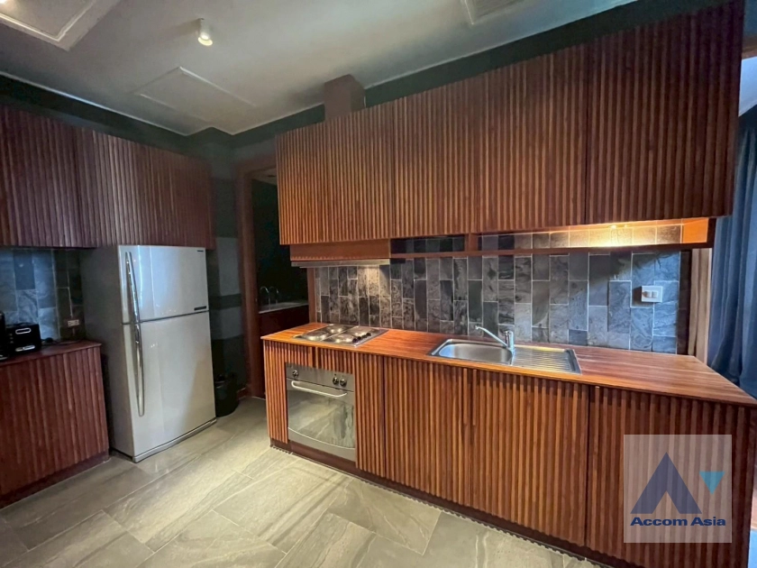 8  2 br Apartment For Rent in Ploenchit ,Bangkok BTS Ratchadamri at Chic Style AA44517