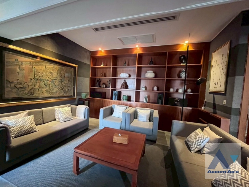 unit 2 Bedrooms  Apartment For Rent in Ploenchit, Bangkok  near BTS Ratchadamri (AA44517)