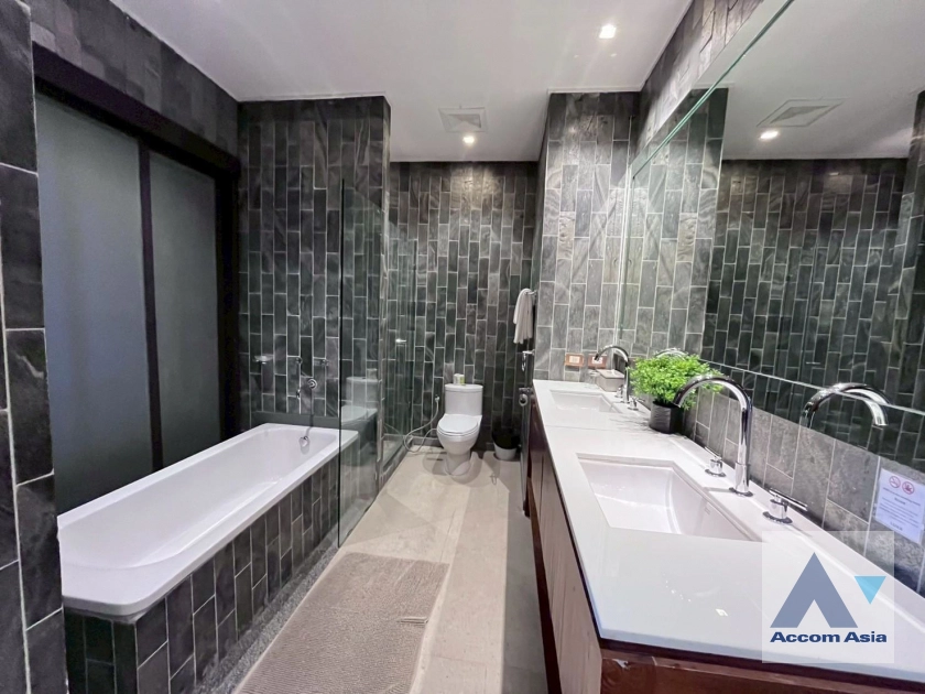 22  2 br Apartment For Rent in Ploenchit ,Bangkok BTS Ratchadamri at Chic Style AA44517