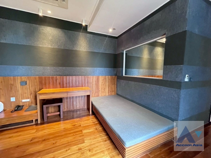 16  2 br Apartment For Rent in Ploenchit ,Bangkok BTS Ratchadamri at Chic Style AA44517