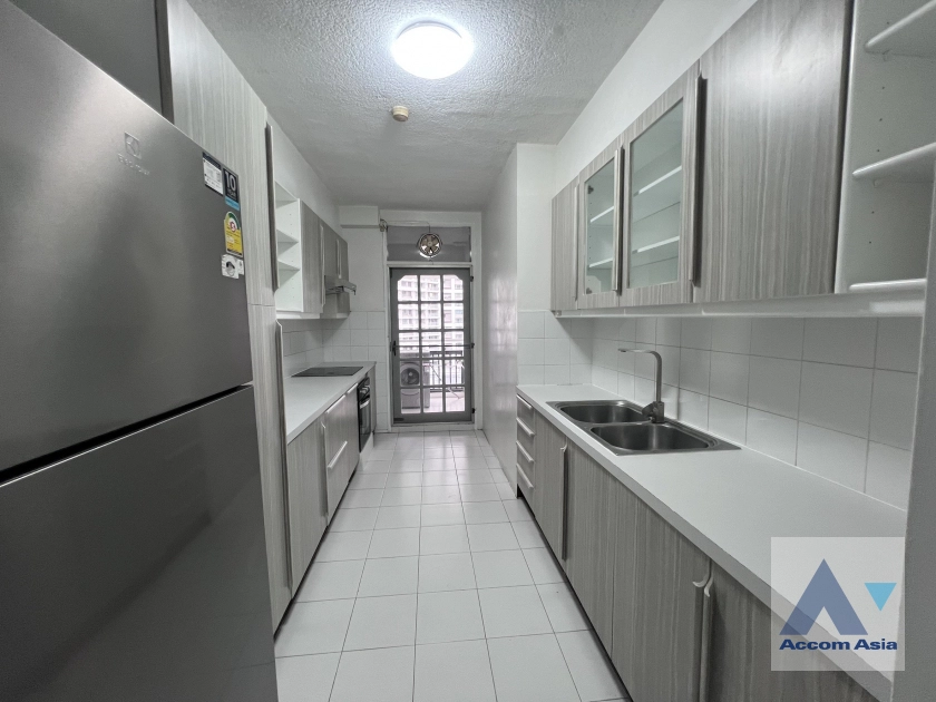 7  3 br Apartment for rent and sale in Ploenchit ,Bangkok BTS Chitlom at Heart of Langsuan - Privacy AA44519