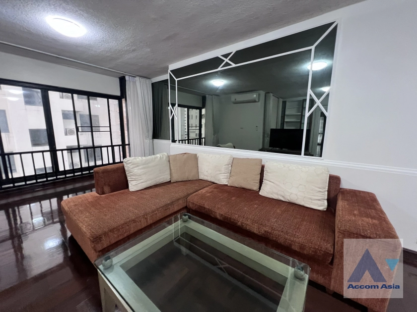 unit 3 Bedrooms  Apartment For Rent & Sale in Ploenchit, Bangkok  near BTS Chitlom (AA44519)