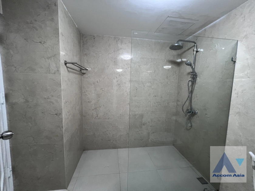 18  3 br Apartment for rent and sale in Ploenchit ,Bangkok BTS Chitlom at Heart of Langsuan - Privacy AA44519