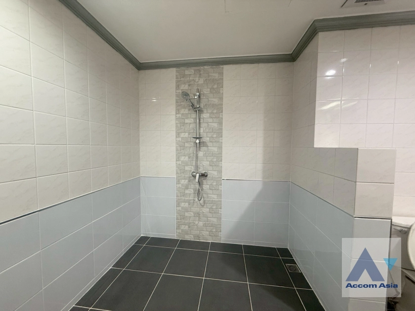 12  3 br Apartment for rent and sale in Sukhumvit ,Bangkok BTS Ekkamai at Panoramic view on balcony AA44520