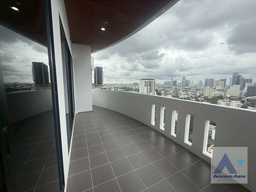  1  3 br Apartment for rent and sale in Sukhumvit ,Bangkok BTS Ekkamai at Panoramic view on balcony AA44520