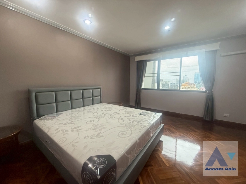 8  3 br Apartment for rent and sale in Sukhumvit ,Bangkok BTS Ekkamai at Panoramic view on balcony AA44520