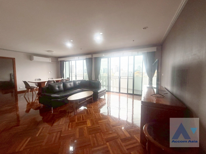 unit 3 Bedrooms  Apartment For Rent & Sale in Sukhumvit, Bangkok  near BTS Ekkamai (AA44520)
