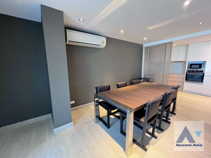 unit 2 Bedrooms  Apartment For Rent & Sale in Sukhumvit, Bangkok  near BTS Phrom Phong (AA44521)