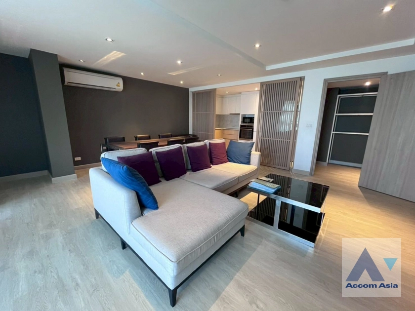 unit 2 Bedrooms  Apartment For Rent & Sale in Sukhumvit, Bangkok  near BTS Phrom Phong (AA44521)