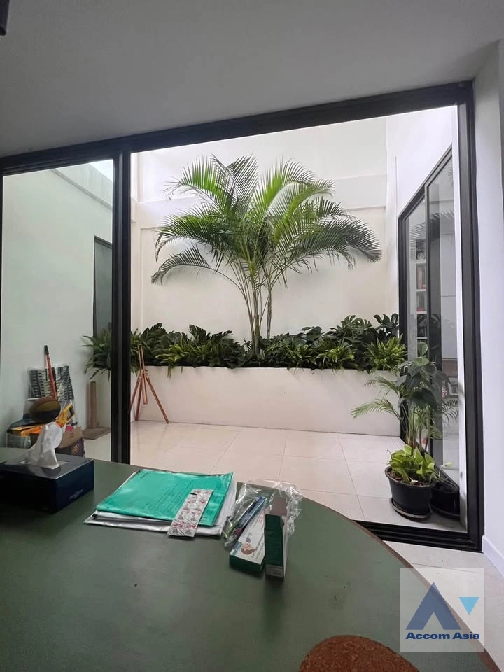 7  2 br Townhouse For Rent in Sathorn ,Bangkok BTS Chong Nonsi AA44522