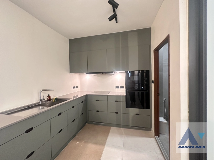 9  2 br Townhouse For Rent in Sathorn ,Bangkok BTS Chong Nonsi AA44522