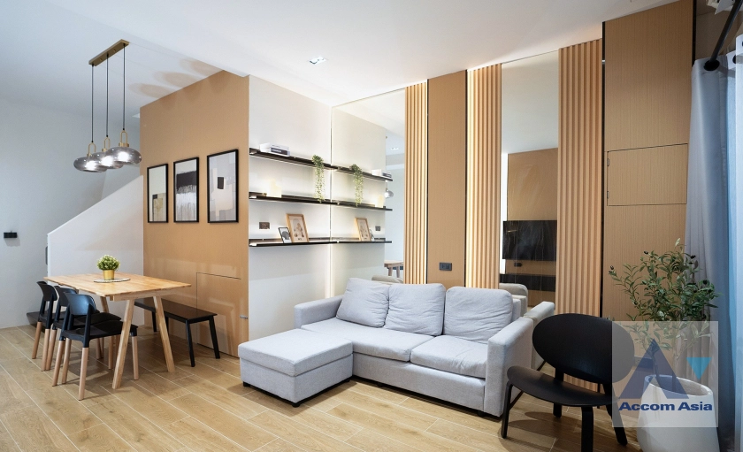  2  3 br Townhouse For Rent in Ratchadaphisek ,Bangkok MRT Huai Khwang AA44524