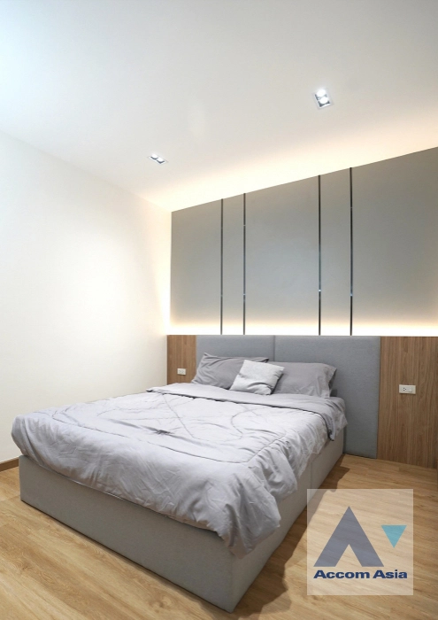 13  3 br Townhouse For Rent in Ratchadaphisek ,Bangkok MRT Huai Khwang AA44524