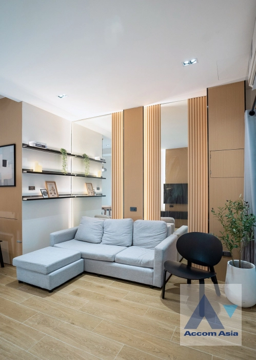 4  3 br Townhouse For Rent in Ratchadaphisek ,Bangkok MRT Huai Khwang AA44524