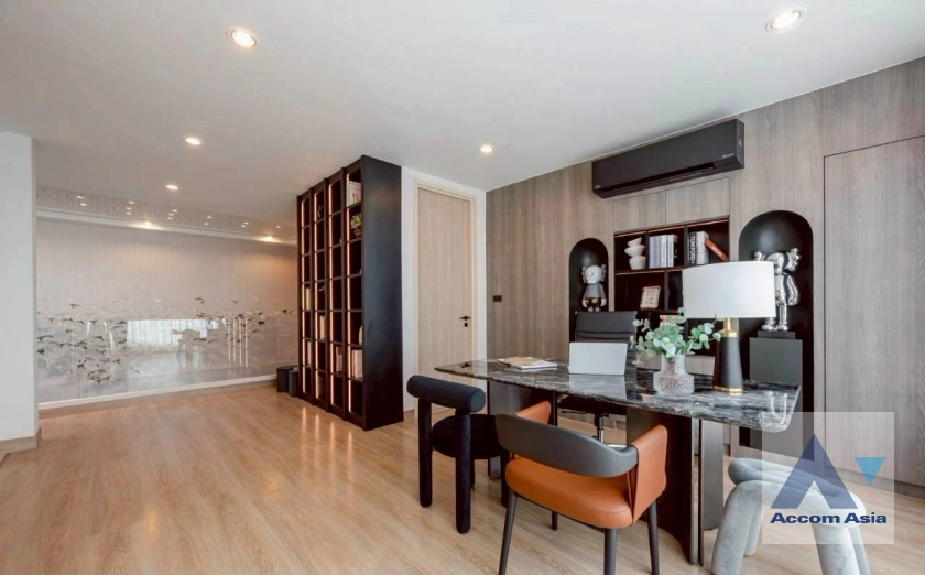 9  3 br House For Sale in Phaholyothin ,Bangkok BTS Sanam Pao at SCAPE ARI AA44534