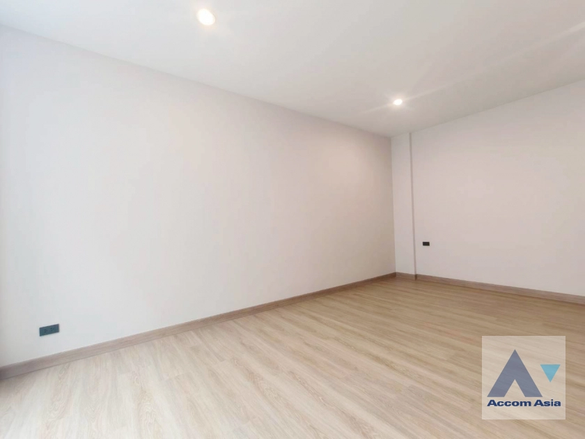 14  3 br House For Sale in Phaholyothin ,Bangkok BTS Sanam Pao at SCAPE ARI AA44537