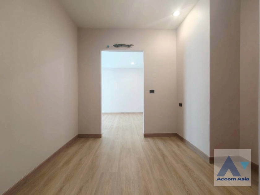 19  3 br House For Sale in Phaholyothin ,Bangkok BTS Sanam Pao at SCAPE ARI AA44537