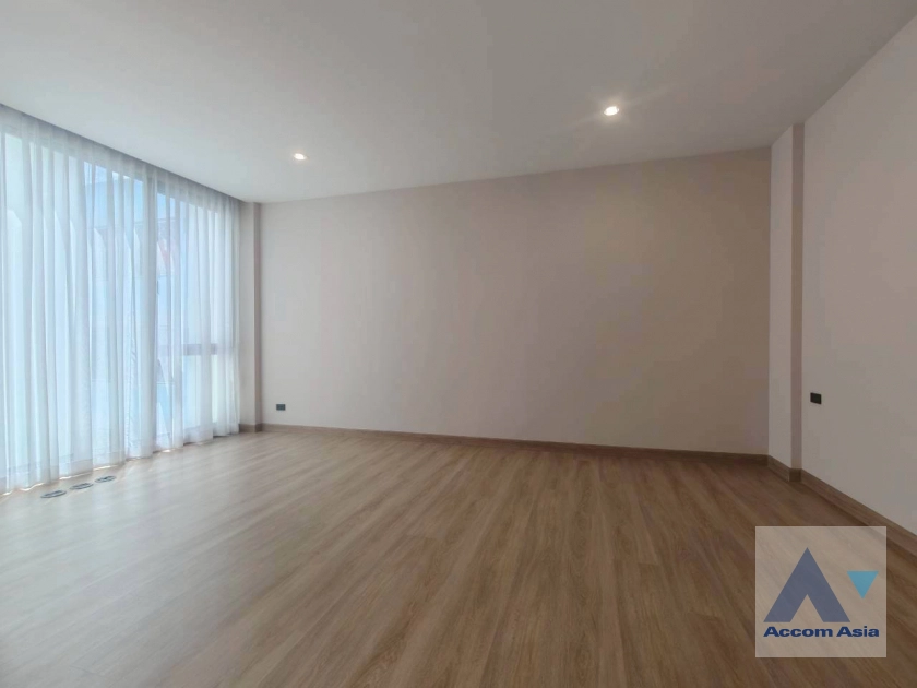 20  3 br House For Sale in Phaholyothin ,Bangkok BTS Sanam Pao at SCAPE ARI AA44537