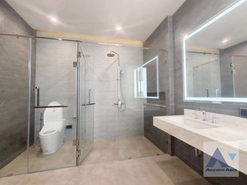 18  3 br House For Sale in Phaholyothin ,Bangkok BTS Sanam Pao at SCAPE ARI AA44537