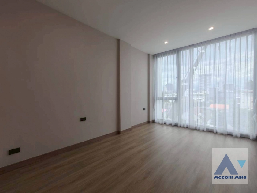 7  3 br House For Sale in Phaholyothin ,Bangkok BTS Sanam Pao at SCAPE ARI AA44537