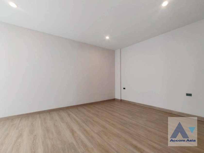 21  3 br House For Sale in Phaholyothin ,Bangkok BTS Sanam Pao at SCAPE ARI AA44537