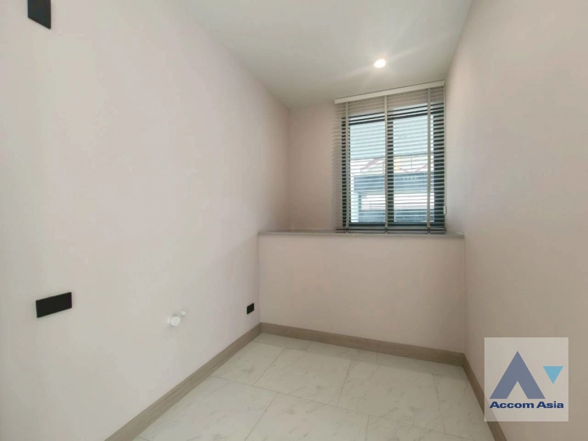 30  3 br House For Sale in Phaholyothin ,Bangkok BTS Sanam Pao at SCAPE ARI AA44537