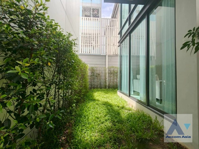 unit 3 Bedrooms  House For Sale in Phaholyothin, Bangkok  near BTS Sanam Pao (AA44537)